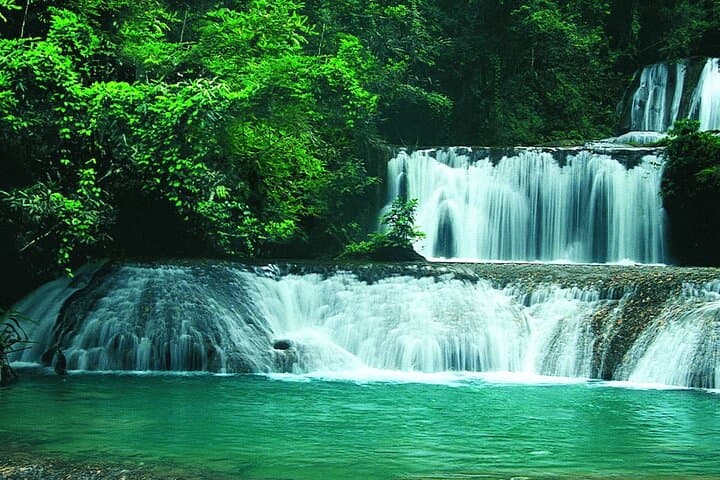 Full-Day South Coast Jamaica Tour from Kingston: YS Falls, Little Ochie & Lover's Leap