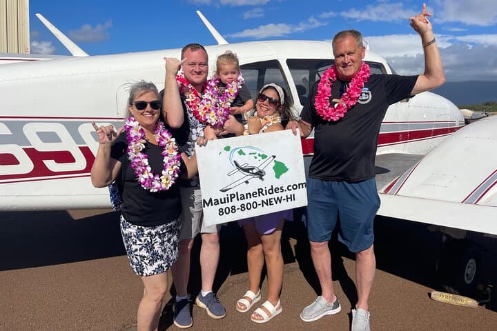Private Maui Air Tour — Aquamarine & Emerald Dream: 30-Minute Panoramic Flight photo 6