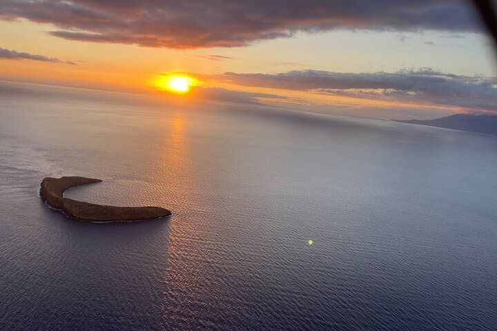 Private Maui Sunset Flight with Champagne — Romantic Aerial Tour Over West Maui photo 6