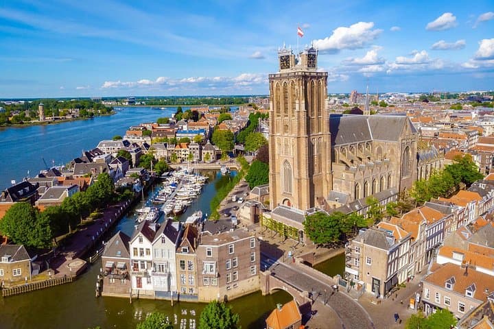 Dordrecht Self-Guided City Walk: 45 Stops, 4.5 km Audio Tour in 7 Languages