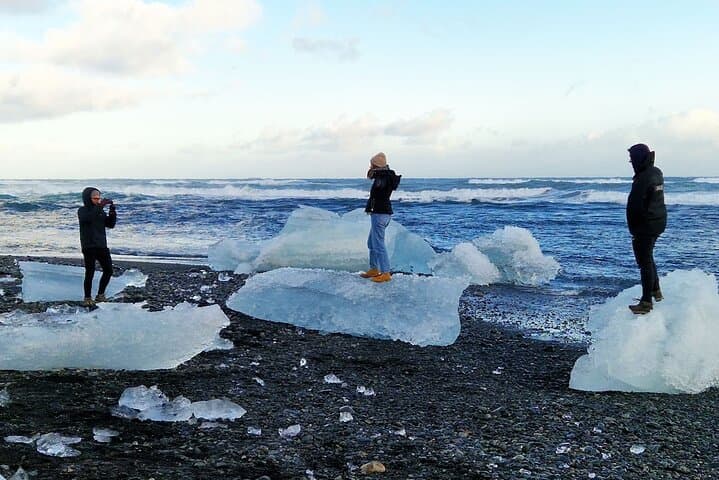 8-Day Iceland Circle: Northern Lights, Glaciers & Golden Circle in Winter photo 5