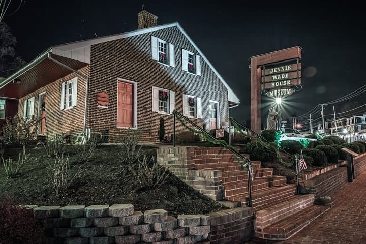 Gettysburg Civil War Ghost Tour: Haunted Walking Tour of Battlefield & Historic District photo 4