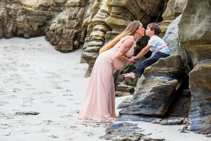 Golden Hour Coronado: Private Beach Photoshoot at Hotel Del Coronado photo 2