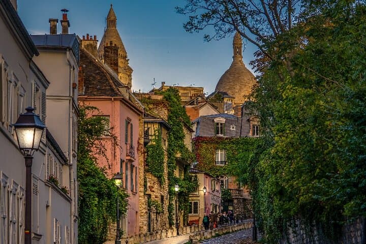 Montmartre Mini-Train & Seine River Cruise: Hilltop Views to Parisian Monuments photo 3