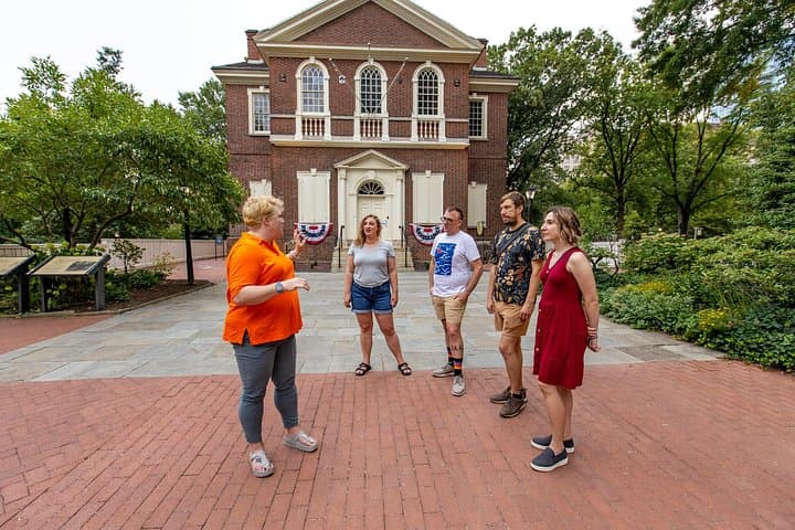 Independence Mall Walking Tour with Christ Church and Benjamin Franklin Burial photo 3