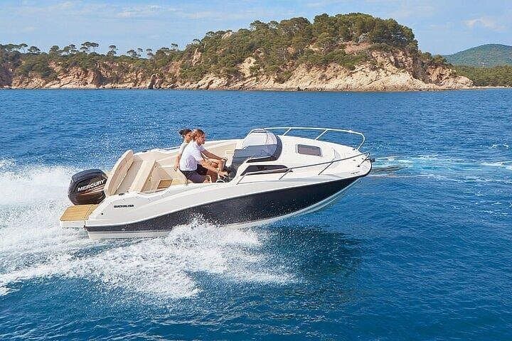 Private Boat Tour: Nice, Villefranche & Saint-Jean-Cap-Ferrat — Côte d'Azur Cruise photo 2