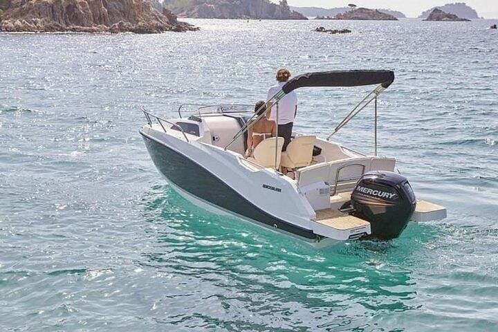 Private Boat Tour: Nice, Villefranche & Saint-Jean-Cap-Ferrat — Côte d'Azur Cruise photo 1