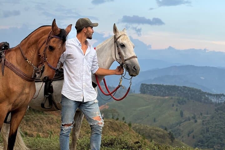 Horseback Riding from Medellín: Scenic Trails & Paisa Coffee Country