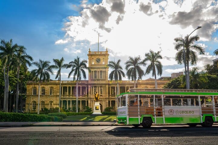Exploring Oahu with the Waikiki Trolley: A Scenic Adventure