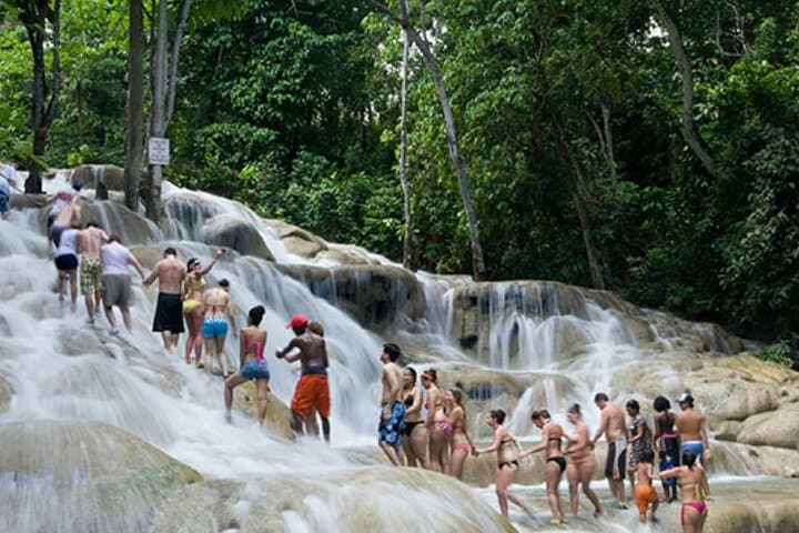 Climb Dunn's River Falls: Ocho Rios Hike & Swim Guide