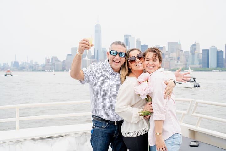 Evening Skyline Dinner Cruise: Manhattan Views from Pier 40 photo 6