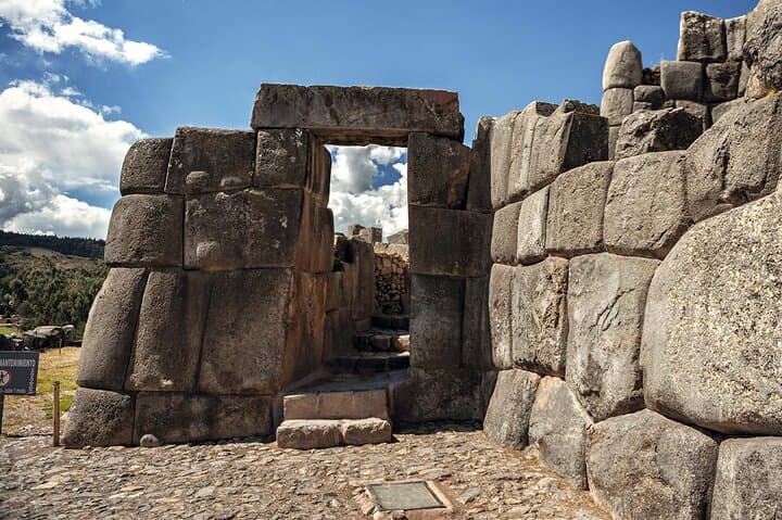 7-Day Cusco Adventure: Machu Picchu, Humantay Lake & Vinicunca (Rainbow Mountain) photo 4