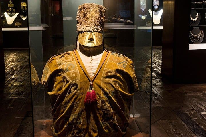 Lima City & San Francisco Catacombs Tour: Plaza Mayor, Pisco Tasting and Underground Walk