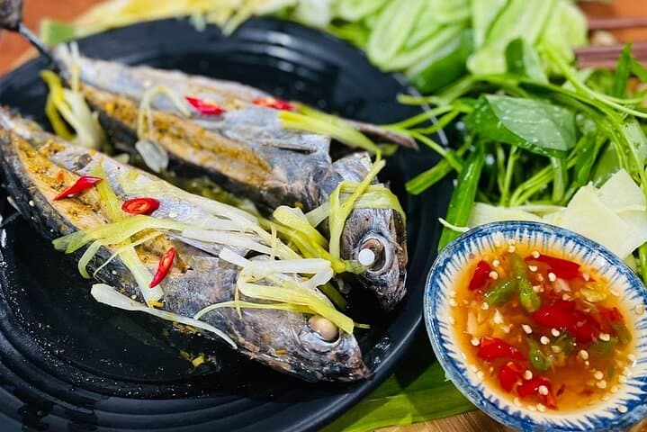 Discover Ho Chi Minh City Street Food & Hidden Life by Bicycle — 4-Hour Cyclo Tour photo 6