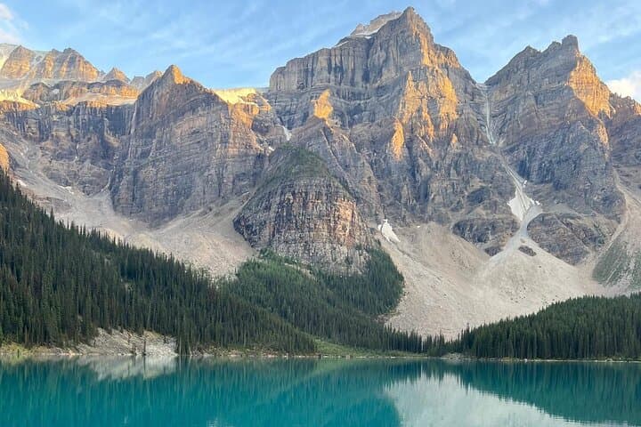 Sunset Lakes of Banff: Lake Louise, Moraine Lake & Minnewanka Tour photo 3