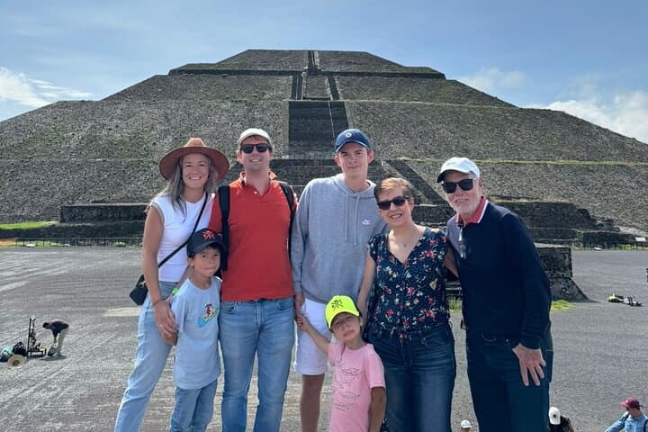 Early Morning Teotihuacan Pyramids Tour with La Gruta Cave Brunch photo 1