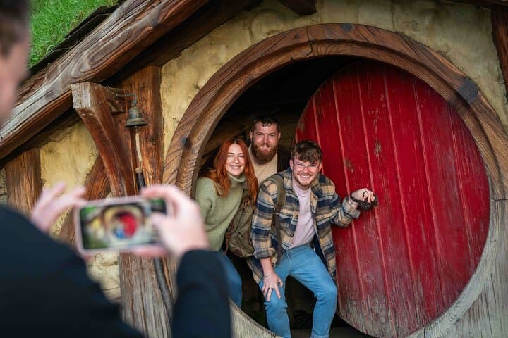 Hobbiton Movie Set Small Tour from Auckland: Full-Day Middle-earth Experience photo 4