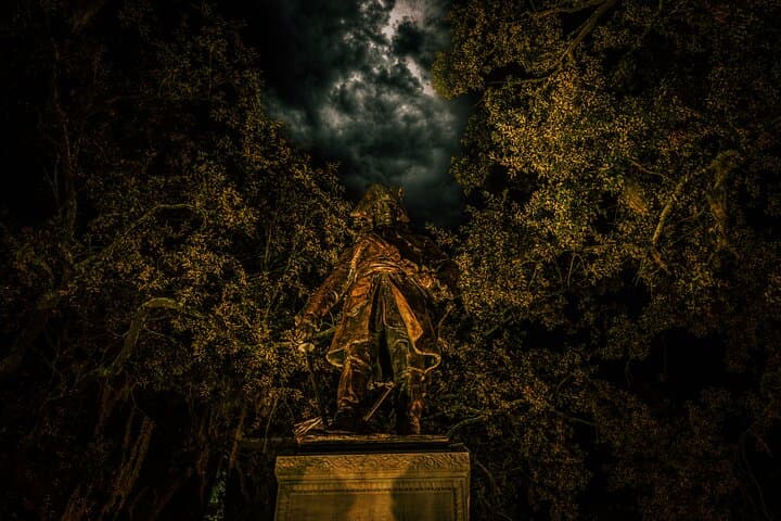 Savannah Haunted Pub Crawl — Spirits of Savannah Night Tour photo 4