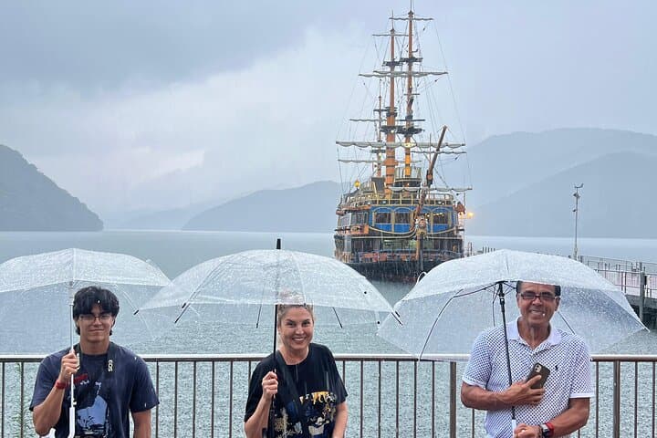 Mt. Fuji & Hakone Private Day Tour from Tokyo: 5th Station, Lake Ashi, Ropeway and Chureito Pagoda photo 3