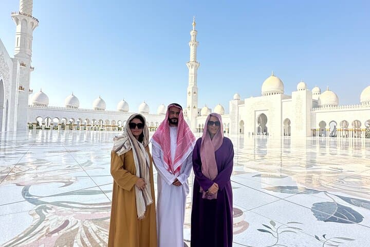 Abu Dhabi Highlights: Sheikh Zayed Mosque & Ferrari World Day Tour photo 3