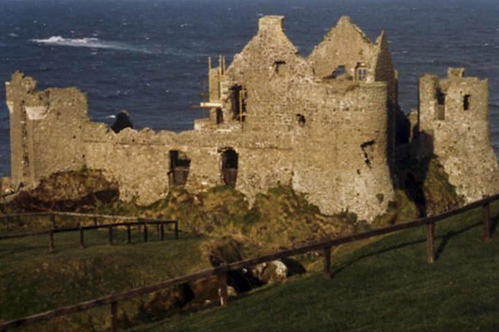 Giants Causeway Private Day Tour from Belfast: Carrick-a-Rede, Dark Hedges & Bushmills photo 4