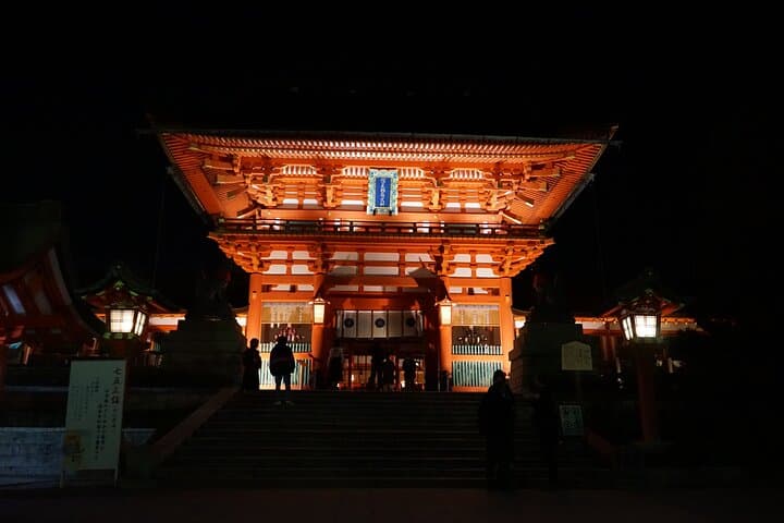 After-Hours Torii Path: Kyoto Night Walking Tour at Fushimi Inari Shrine photo 5
