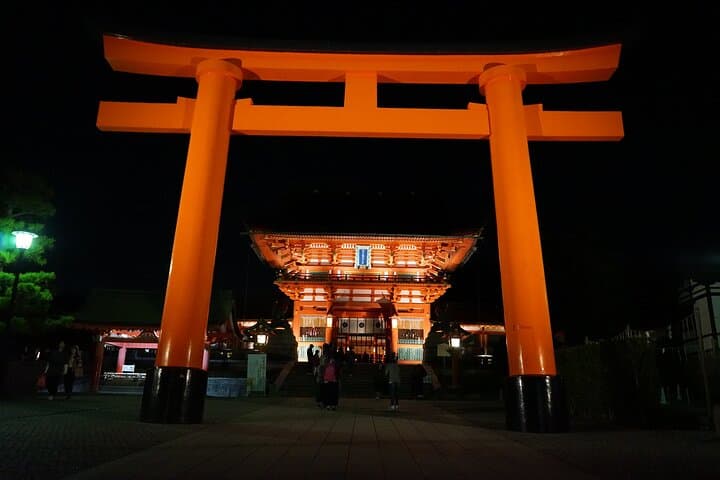 After-Hours Torii Path: Kyoto Night Walking Tour at Fushimi Inari Shrine photo 6
