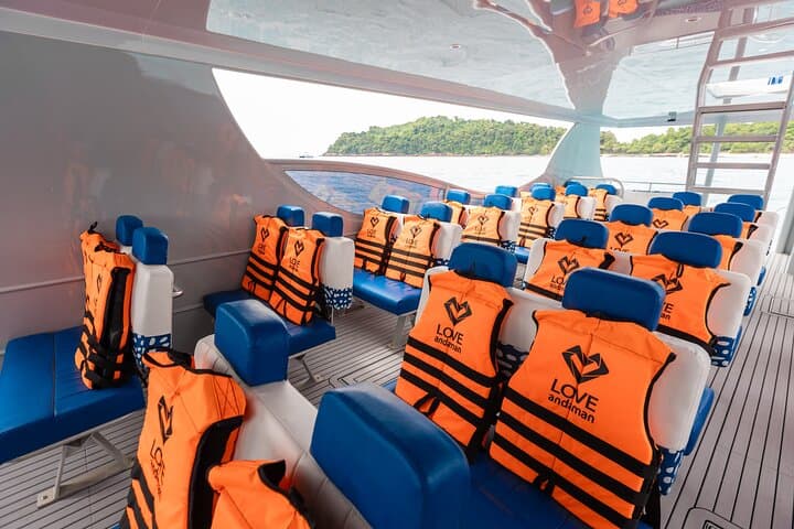 Luxury Phi Phi Sunset Speed Catamaran: Maya Bay, Phi Phi & Maiton Island photo 3