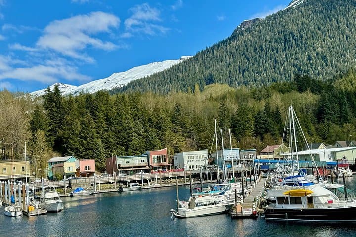 Ketchikan Crab Feast: All-You-Can-Eat Dungeness at Harbor Haus photo 4