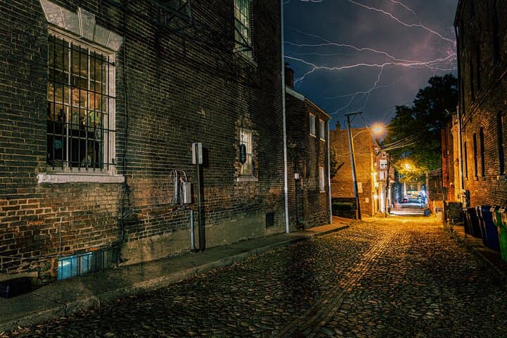 Alexandria Haunted Pub Crawl: Ghosts, Gadsby's Tavern & Old Town Booze Walk photo 4