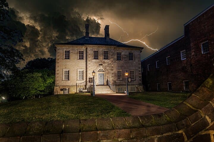 Alexandria Haunted Pub Crawl: Ghosts, Gadsby's Tavern & Old Town Booze Walk photo 6