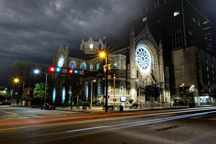 Tampa Terrors: Boos & Booze Haunted Pub Crawl in Downtown Tampa photo 4