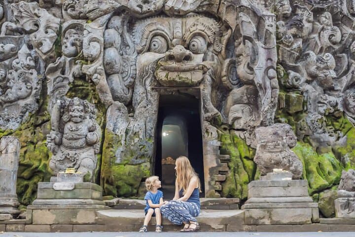 Bali Private Car Hire with English-Speaking Driver — Ubud, Tirta Empul & Waterfalls photo 4