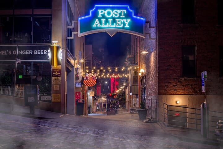 Boos and Booze Haunted Pub Crawl in Seattle: Historic Pubs & Ghost Stories photo 6