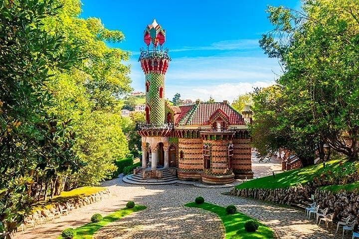 Santander Day Tour: Gaudí’s El Capricho, Santillana del Mar & Redwood Forest