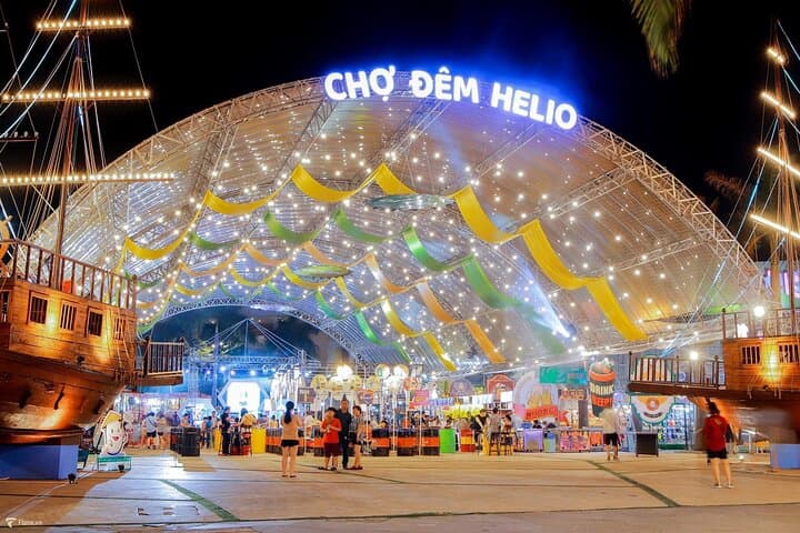 Da Nang Night Market & Dragon Bridge Private Cruise — Han River Evening Tour photo 2