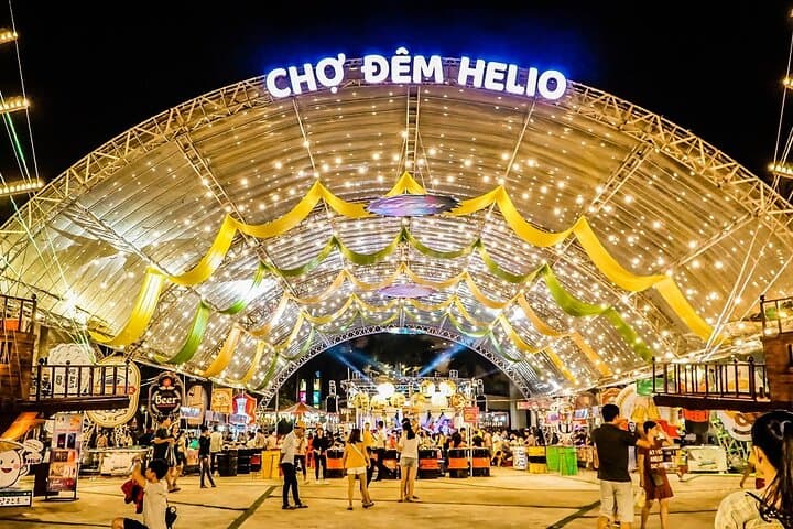 Da Nang Night Markets & Han River Cruise: Private Evening Tour photo 3