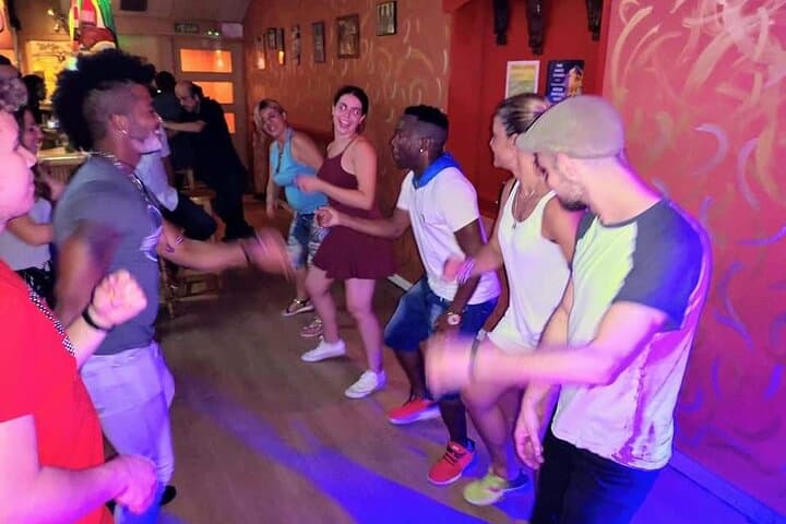Barcelona Salsa & Latin Dance Night: Beginner-Friendly Workshop and Club Crawl photo 3