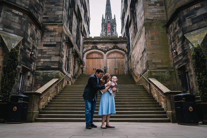 Private Photoshoot with Edinburgh Castle Views — Professional Vacation Photography