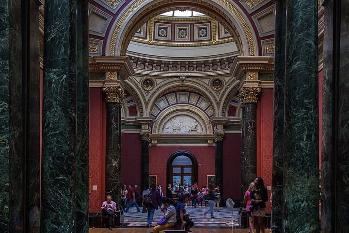 Private guided tour of the National Gallery, London: highlights and practical tips photo 2