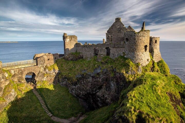 Private North Coast Causeway Tour from Belfast — Giants Causeway, Carrick-a-Rede & Dark Hedges Day Trip