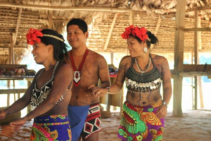 Emberá Cultural Encounter: Canoe, Waterfall Hike & Village Visit in Chagres National Park