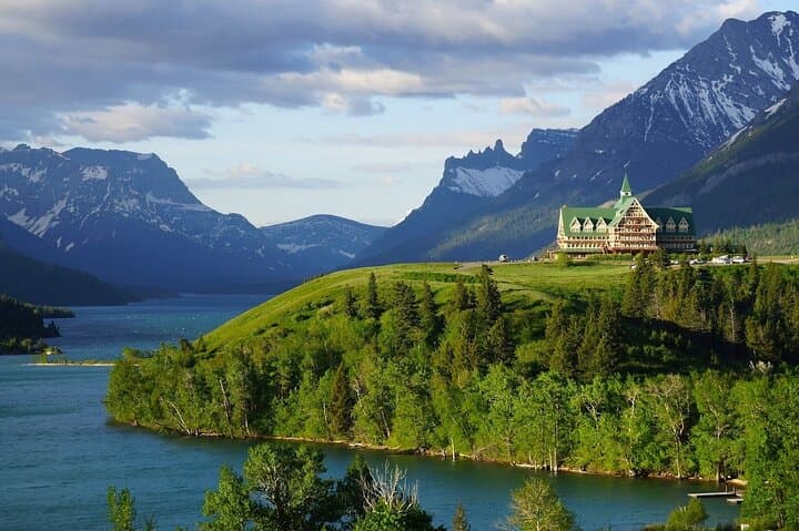 Winter Waterton Day Tour from Calgary: Bison, Cameron Falls, Bear's Hump & Red Rock