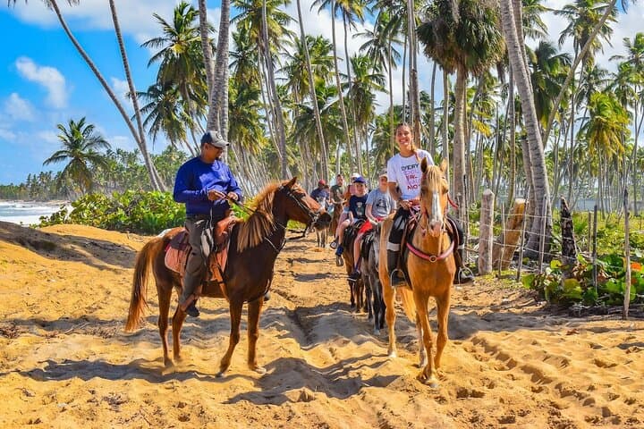 Horseback and 4x4 Beach Adventure in Miches — El Limón Day Trip photo 2