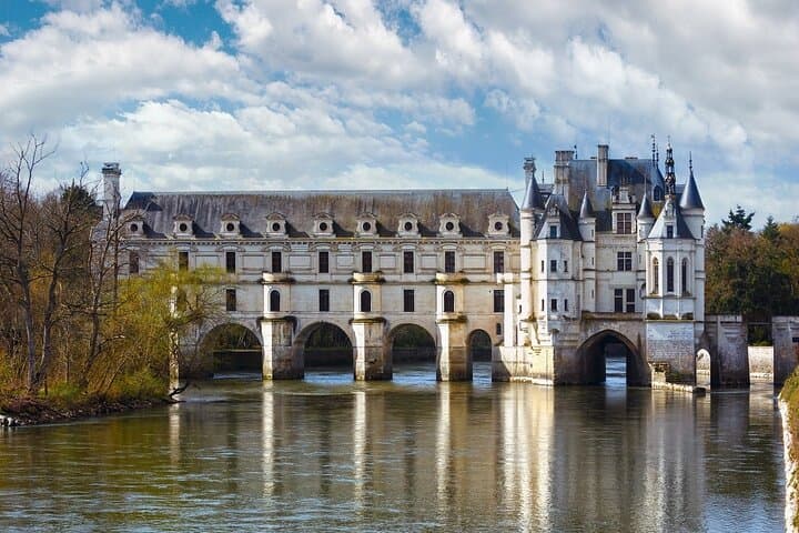 2-Day Loire Valley Castles Private Tour from Paris — Chambord, Chenonceau & Amboise photo 3