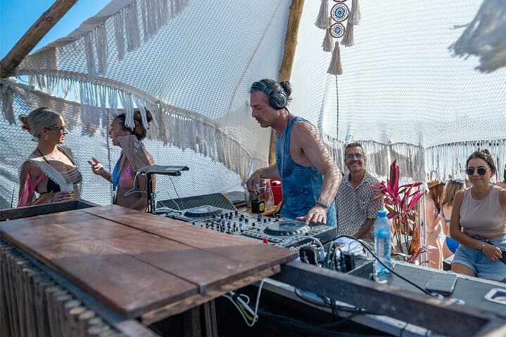 Adults-Only Catamaran Party to Isla Mujeres from Cancun