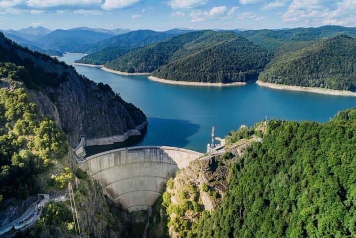 Poenari Fortress, Vidraru Dam & Curtea de Argeș: Full-Day Private Tour from Bucharest photo 2