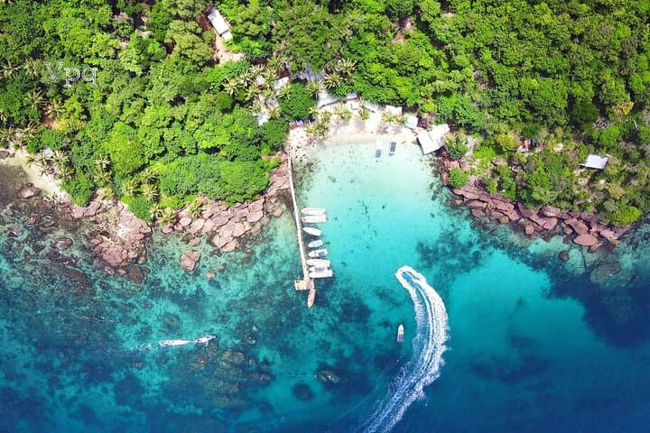 Full-Day Phu Quoc: 4-Island Speedboat Cruise & World's Longest Sea Cable Car