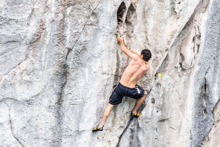 Lan Ha Bay Full-Day Kayaking & Cliff-Jumping: Guided Adventure from Cat Ba photo 5