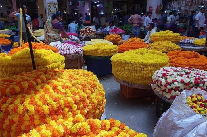 Bengaluru Evening Food Street Walk & KR Market Culinary Tour photo 2